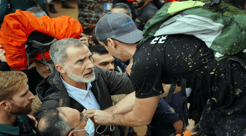 Furious Crowd Hurls Mud and Insults at Spanish King During Visit to Flood-Ravaged Region